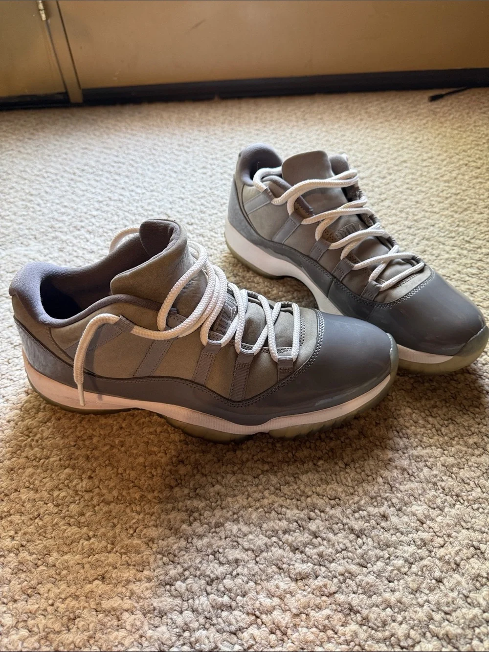 Jordan Men's Retro 11 Low-Top Sneakers in Gray and White size 13